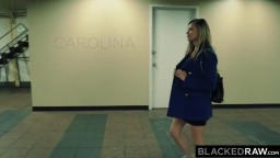 La chica rubia y el pene gigante